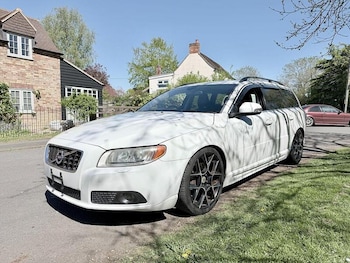 Used Volvo V70 2010 for sale - 78749957: Photo