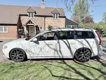 Used Volvo V70 2010 for sale - 78749957: Photo