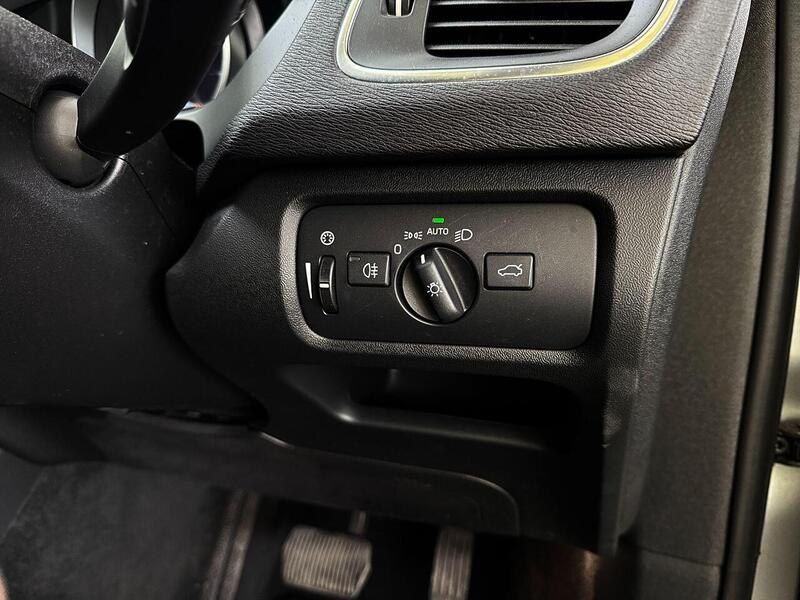 Used Volvo V40 Cross Country for sale - 76582955: Photo 23