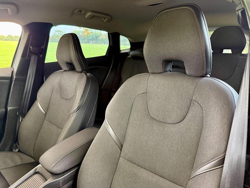 Used Volvo V40 Cross Country for sale - 76582955: Photo 34