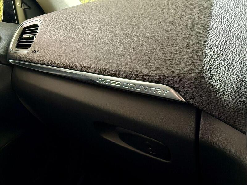 Used Volvo V40 Cross Country for sale - 76582955: Photo 38