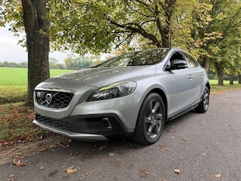 Used Volvo V40 Cross Country 2014 for sale - 76582955: Photo