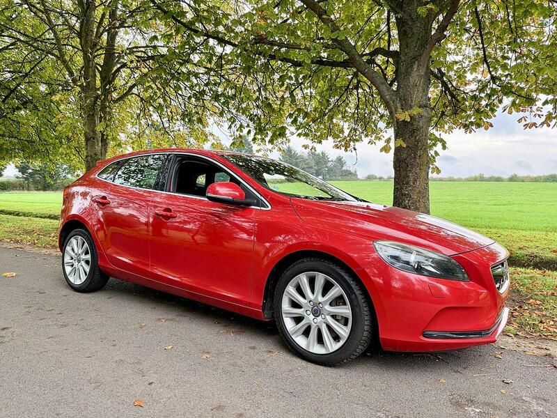 Used Volvo V40 for sale - 76863543: Photo 1