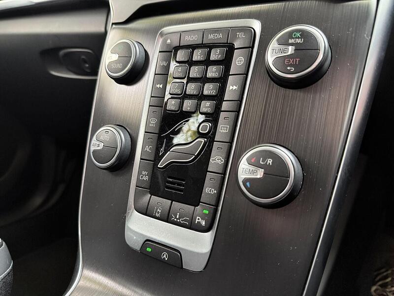 Used Volvo V40 for sale - 76863543: Photo 24