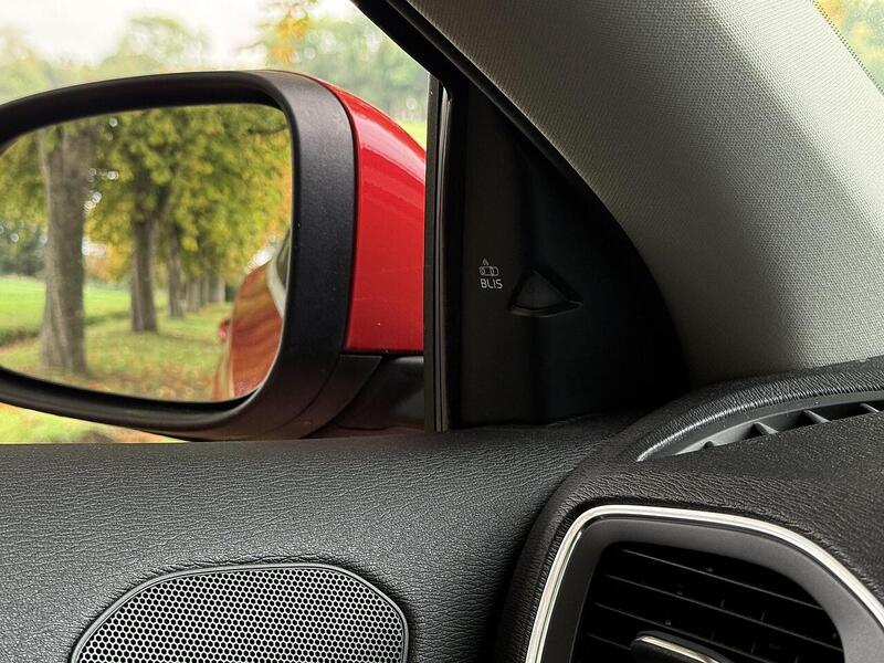 Used Volvo V40 for sale - 76863543: Photo 40