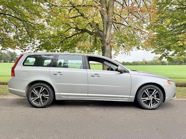 Used Volvo V70 for sale - 73387632: Photo 10