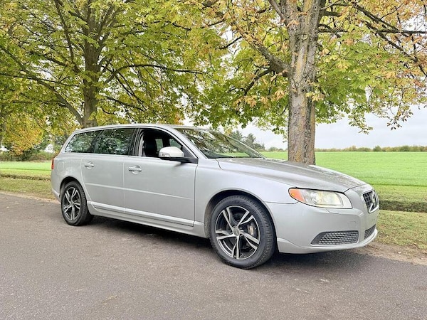 Used Volvo V70 for sale - 73387632: Photo 1