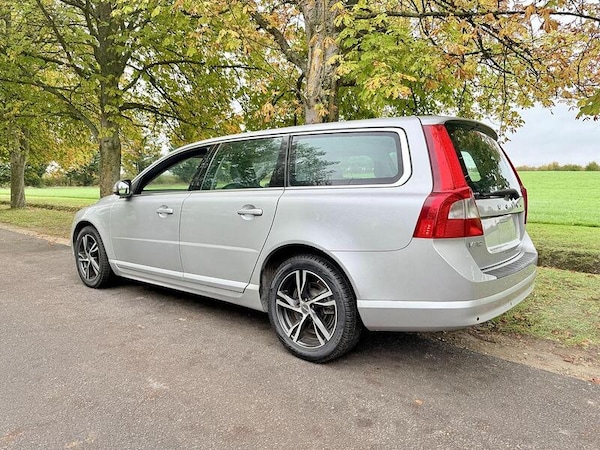 Used Volvo V70 for sale - 73387632: Photo 5