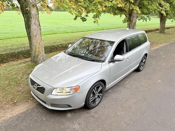 Used Volvo V70 for sale - 73387632: Photo 6