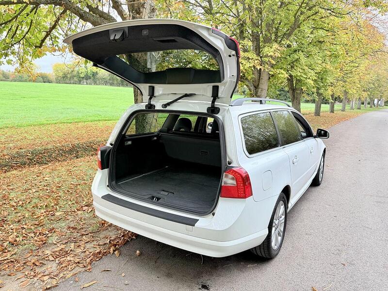 Used Volvo V70 2025 for sale - 77264079: Photo 11