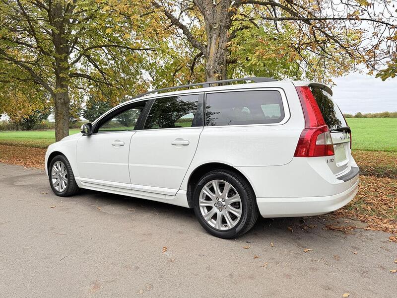 Used Volvo V70 2025 for sale - 77264079: Photo 3