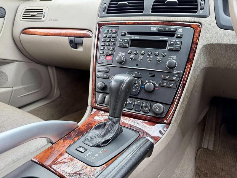 Used Volvo XC70 2005 for sale - 77735203: Photo 19