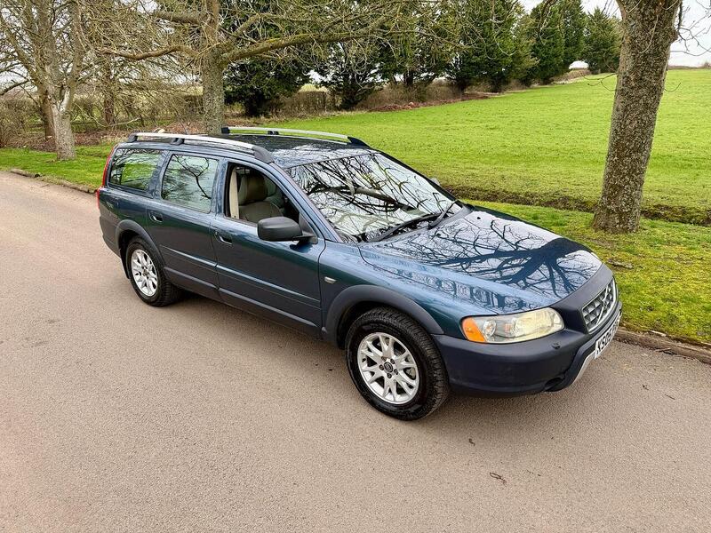 Used Volvo XC70 2005 for sale - 77735203: Photo 2