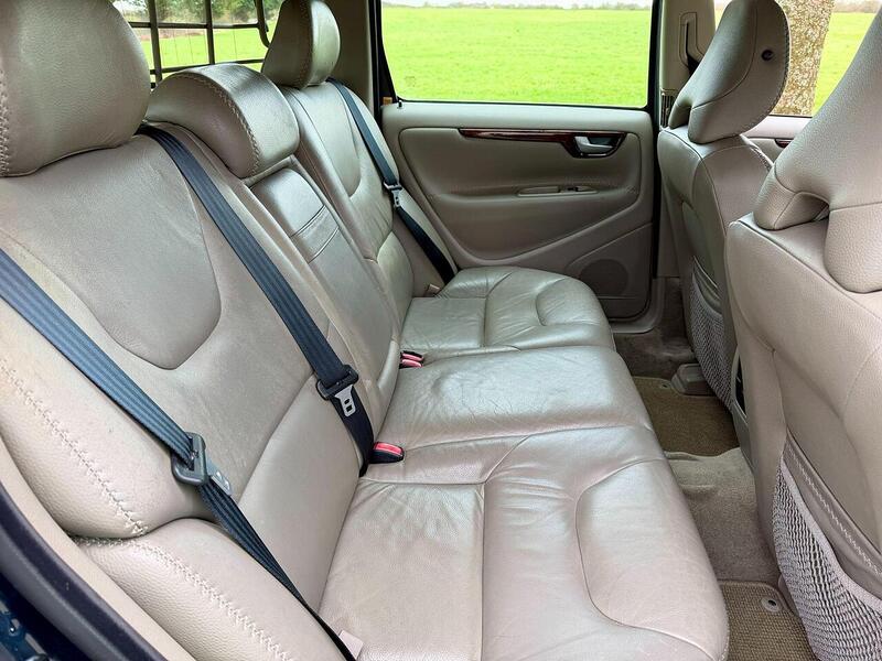 Used Volvo XC70 2005 for sale - 77735203: Photo 24