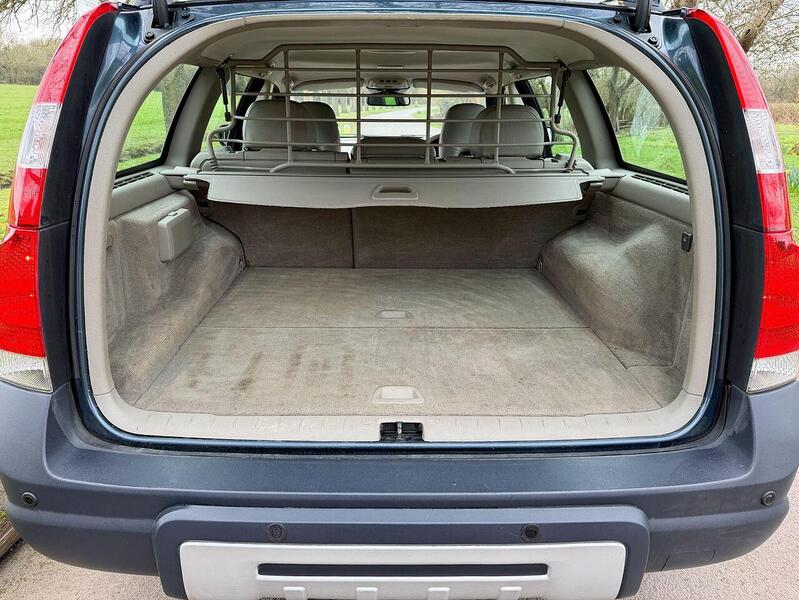 Used Volvo XC70 2005 for sale - 77735203: Photo 35