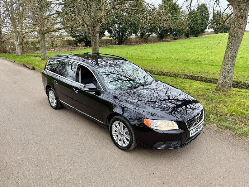 Used Volvo V70 2024 for sale - 77735205: Photo 2
