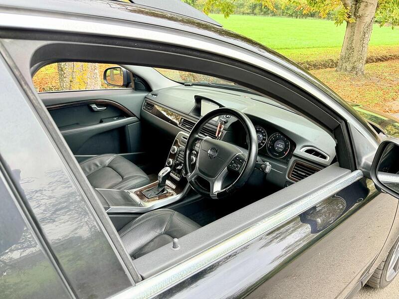 Used Volvo V70 for sale - 77264092: Photo 42