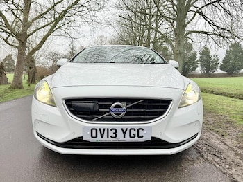 Used Volvo V40 2024 for sale - 76919777: Photo