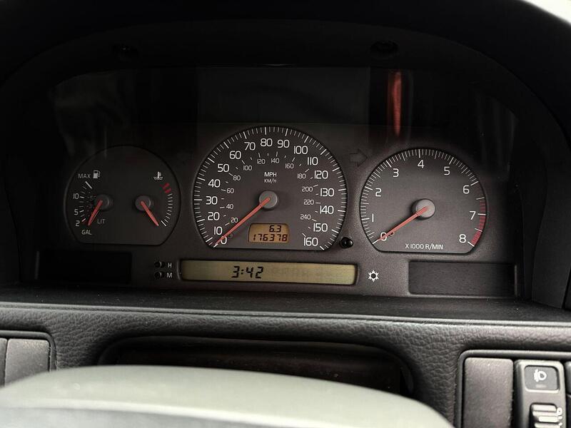 Used Volvo V70 2000 for sale - 77409088: Photo 31