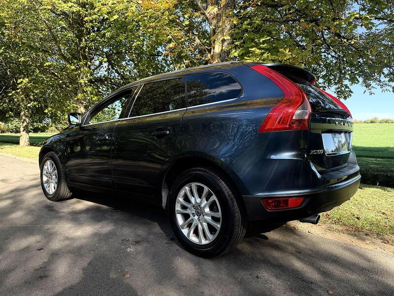 Used Volvo XC60 2025 for sale - 77264069: Photo 8