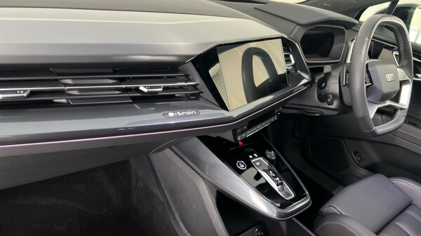 Used Audi Q4 e-tron 2024 for sale - 76272807: Photo 2