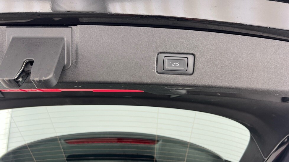 Used Audi Q4 e-tron 2022 for sale - 76552553: Photo 57