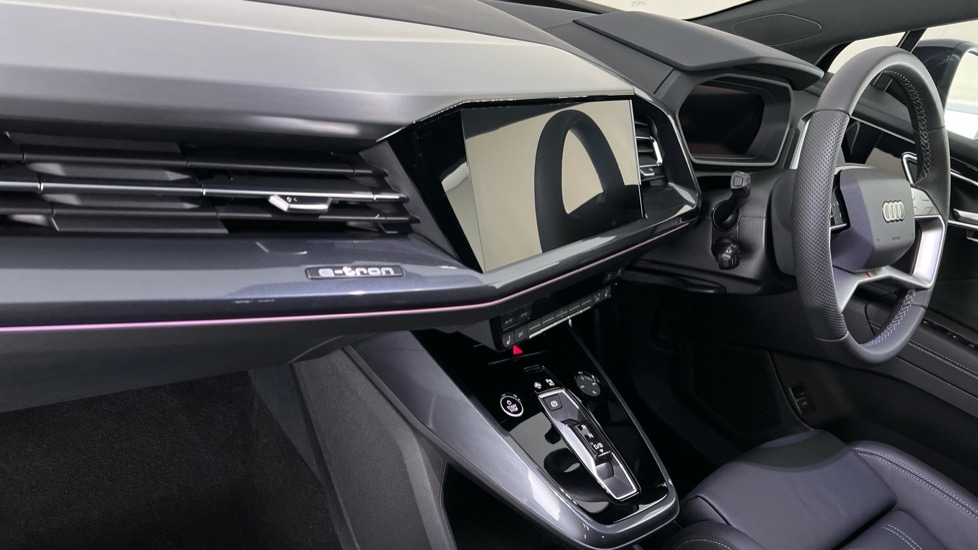 Used Audi Q4 e-tron 2024 for sale - 76873474: Photo 2