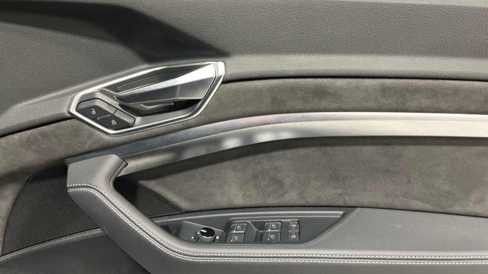Used Audi e-tron 2021 for sale - 76868541: Photo 28