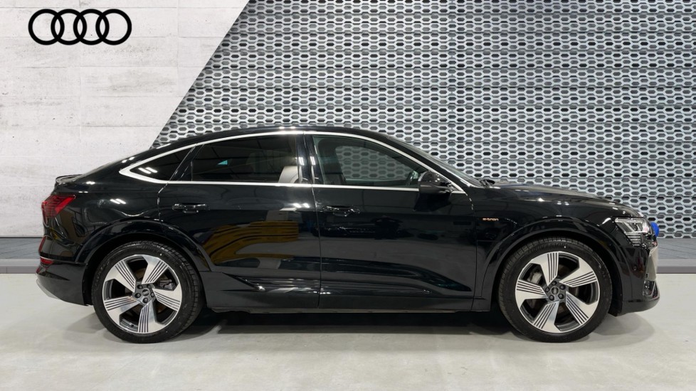 Used Audi e-tron 2021 for sale - 76868541: Photo 4