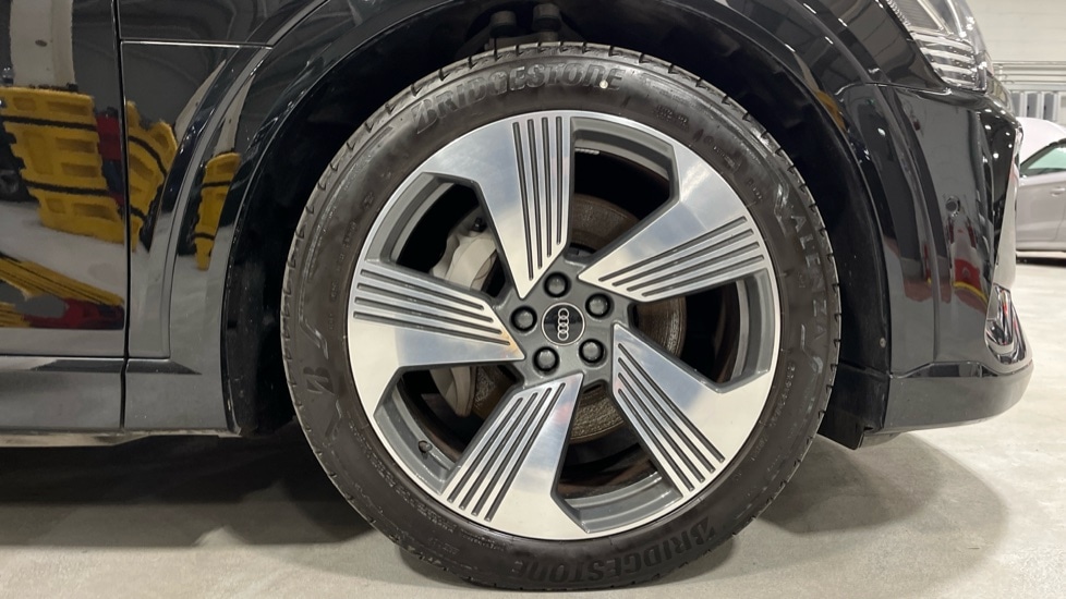 Used Audi e-tron 2021 for sale - 76868541: Photo 5