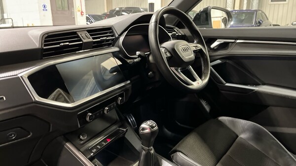 Used Audi Q3 2020 for sale - 76112090: Photo 2