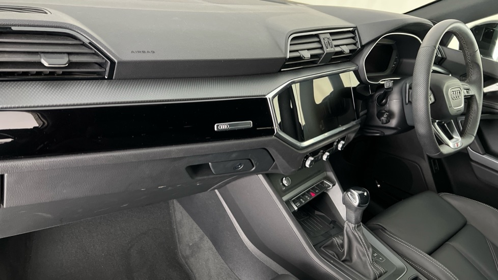 Used Audi Q3 2025 for sale - 76766352: Photo 2