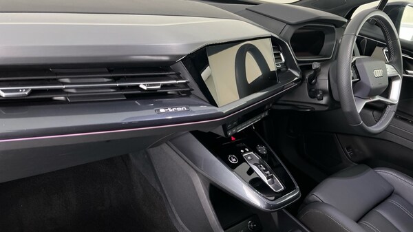 Used Audi Q4 e-tron 2024 for sale - 76261566: Photo 2
