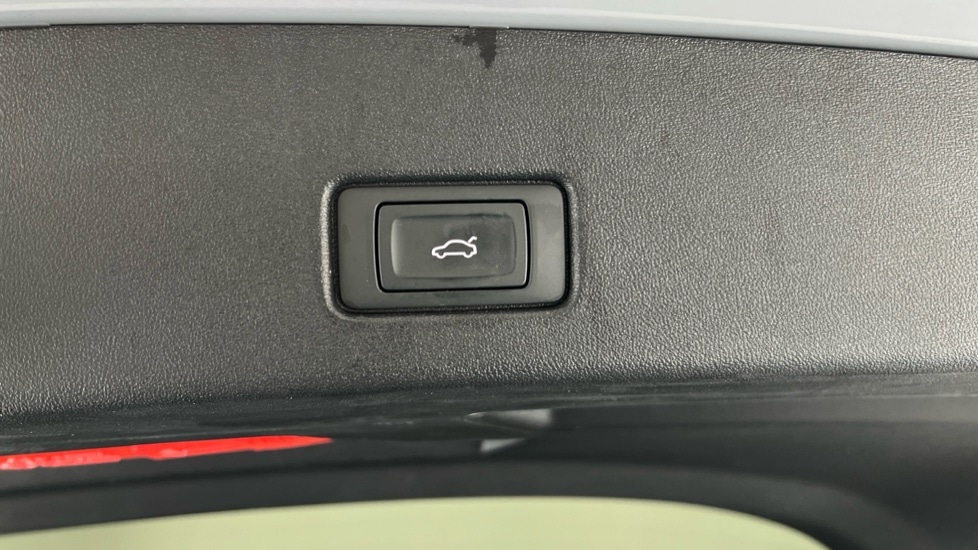 Used Audi Q4 e-tron 2023 for sale - 76871157: Photo 37