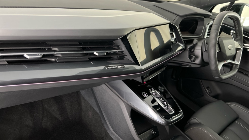 Used Audi Q4 e-tron 2025 for sale - 76873266: Photo 2