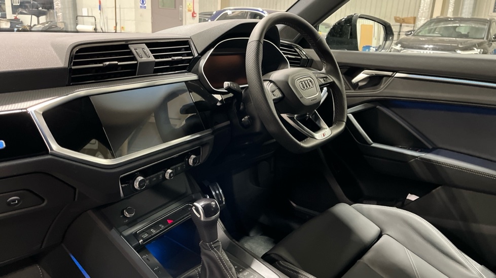 Used Audi Q3 2025 for sale - 76872523: Photo 2