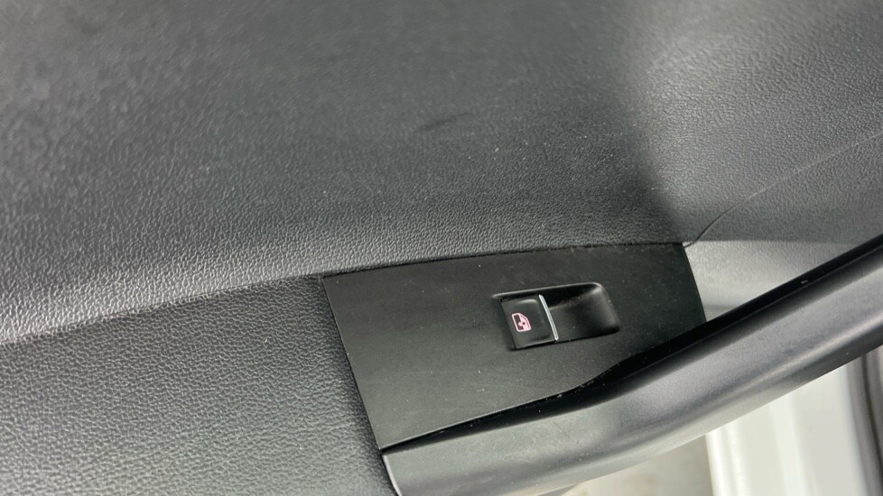 Used Volkswagen Polo 2018 for sale - 76140105: Photo 43