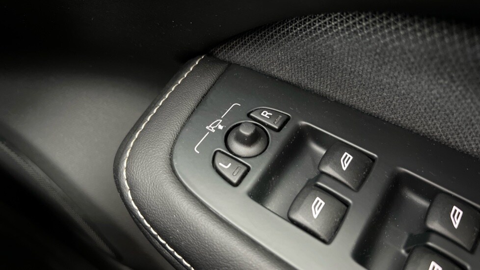 Used Volvo V60 2019 for sale - 76826696: Photo 32