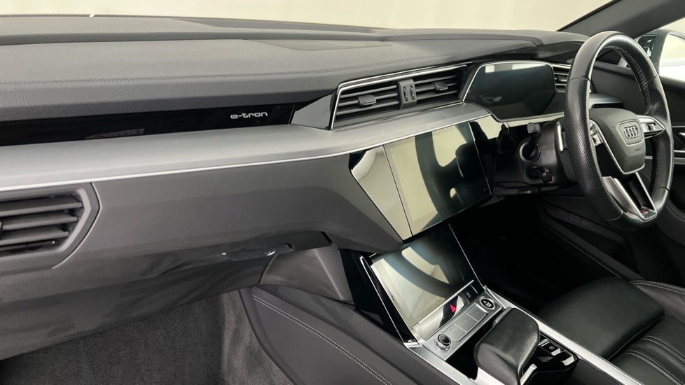 Used Audi e-tron 2021 for sale - 76161470: Photo 2