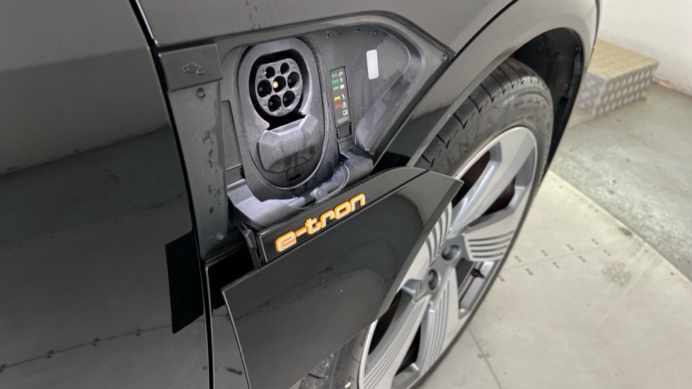 Used Audi e-tron 2021 for sale - 76161470: Photo 26