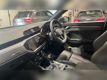 Used Audi Q3 2025 for sale - 75602976: Photo