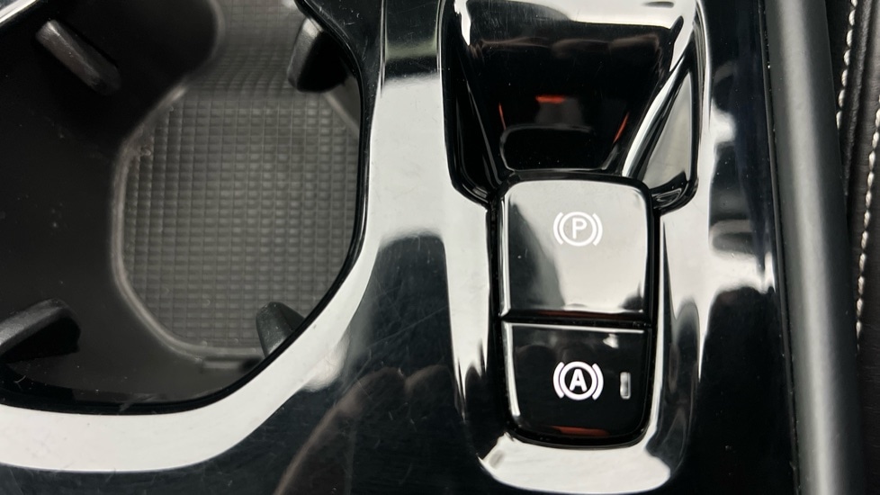 Used Volvo XC40 2020 for sale - 76140380: Photo 35
