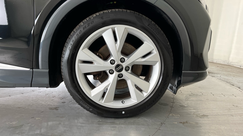 Used Audi Q4 e-tron 2022 for sale - 76921937: Photo 5