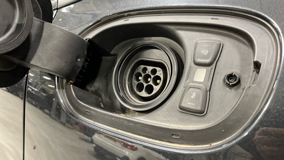 Used Porsche Panamera 2018 for sale - 76928015: Photo 21