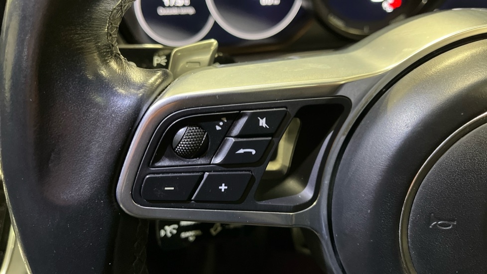 Used Porsche Panamera 2018 for sale - 76928015: Photo 23