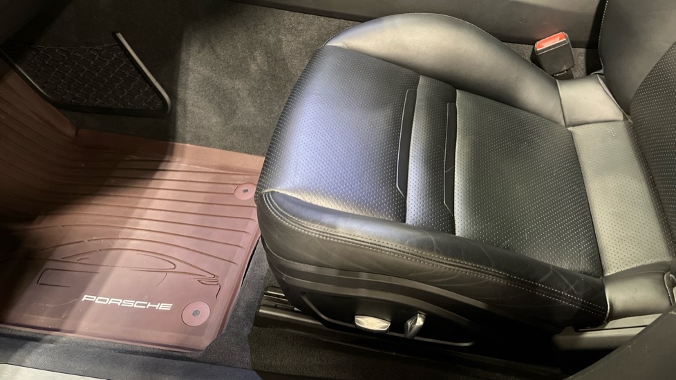 Used Porsche Panamera 2018 for sale - 76928015: Photo 32