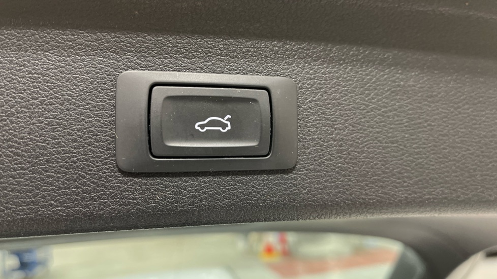 Used Audi A4 2019 for sale - 76872499: Photo 40