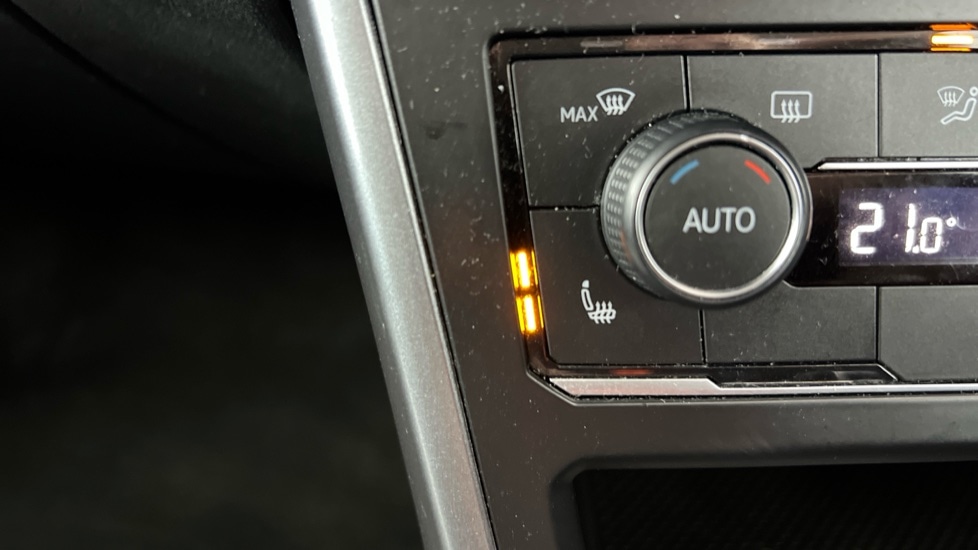 Used Volkswagen Polo 2021 for sale - 76870242: Photo 32