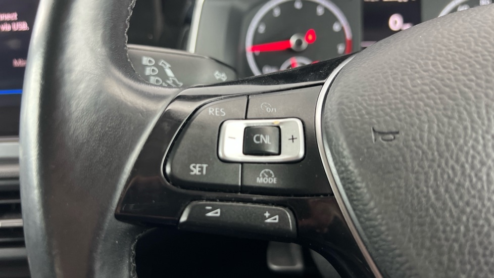 Used Volkswagen Polo 2021 for sale - 76870242: Photo 41