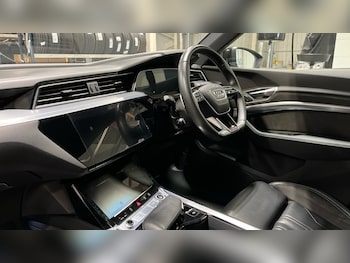 Used Audi e-tron 2021 for sale - 76025288: Photo 2